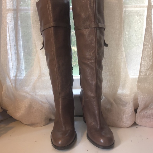 Banana Republic Taupe Leather Boots Sz. 10M EUC - Picture 3 of 9